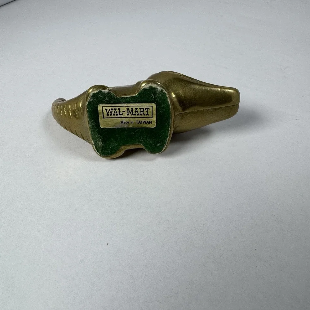 Vintage Brass Alligator Figurine Paperweight Original Wal-Mart Taiwan Sticker